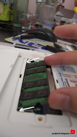 [change laptop DDR2 memory_009[3].jpg]